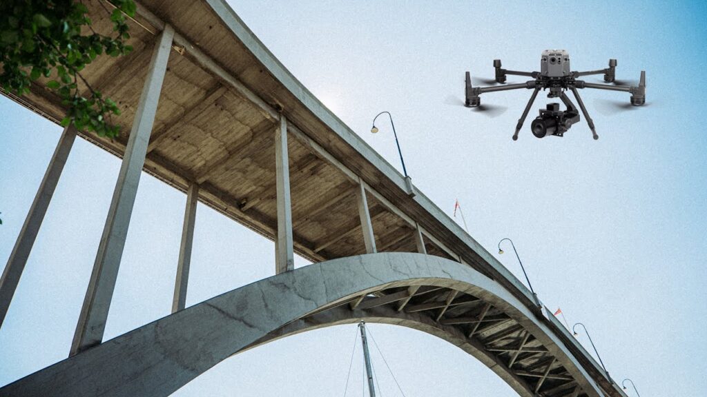 Drone en acción inspeccionando la estructura de un puente